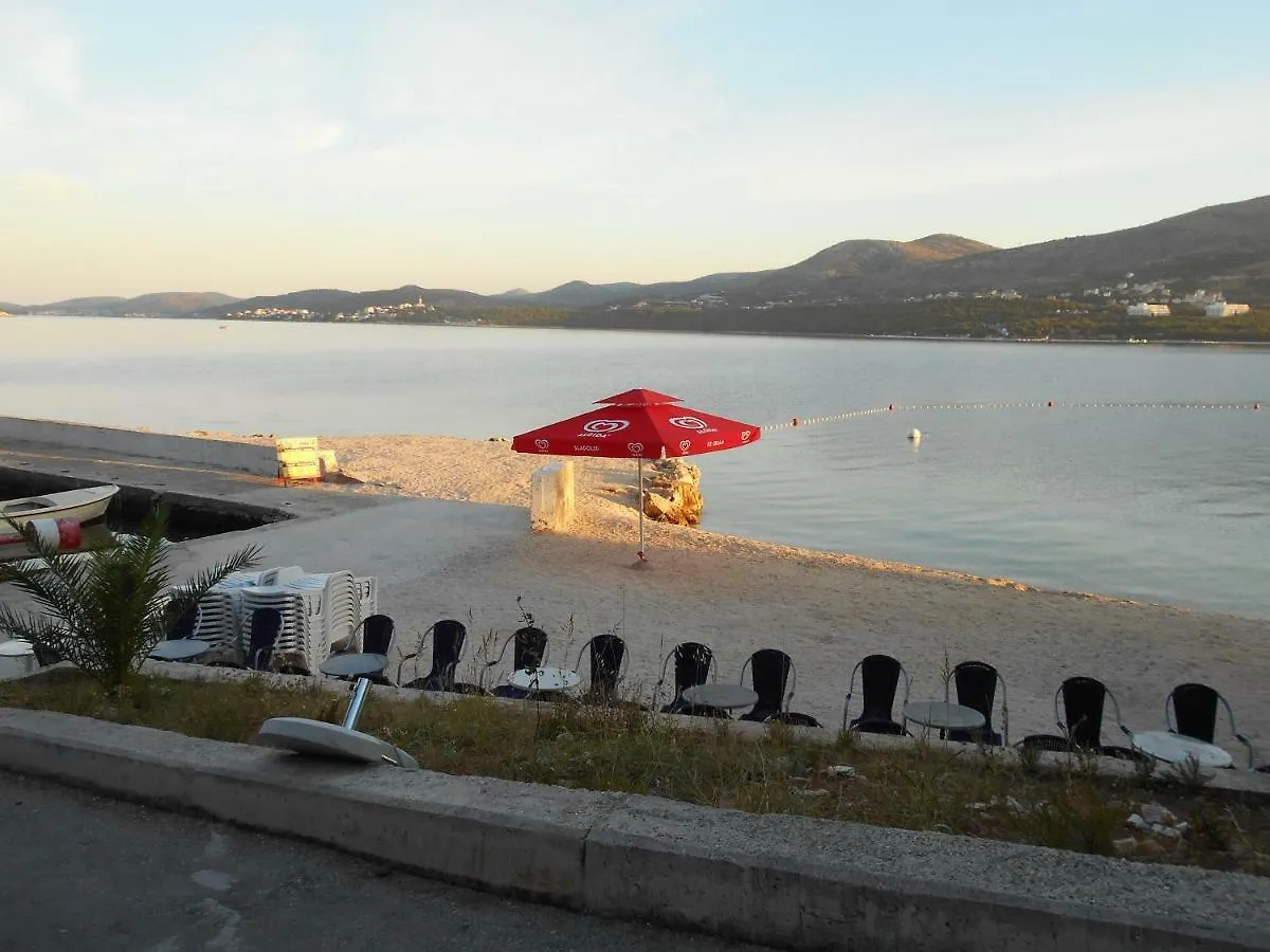 Apartman Mirjana With Terrace And Free Parking Donji Okrug  Croatia