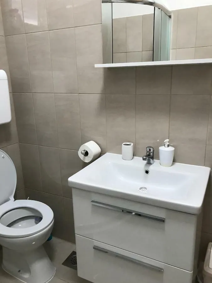 Apartman Mirjana With Terrace And Free Parking Donji Okrug  0*, Donji Okrug (Ciovo)