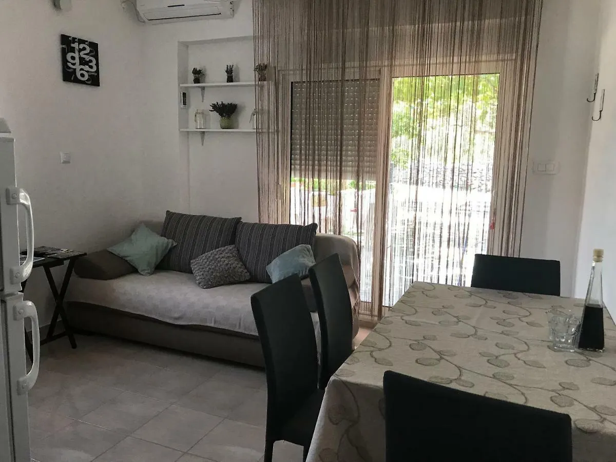Apartment Apartman Mirjana With Terrace And Free Parking Donji Okrug  Croatia